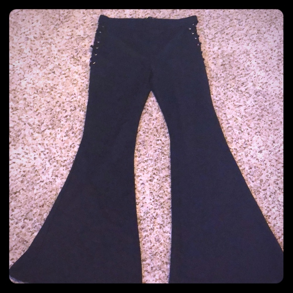 Fashion Nova side laced leggings